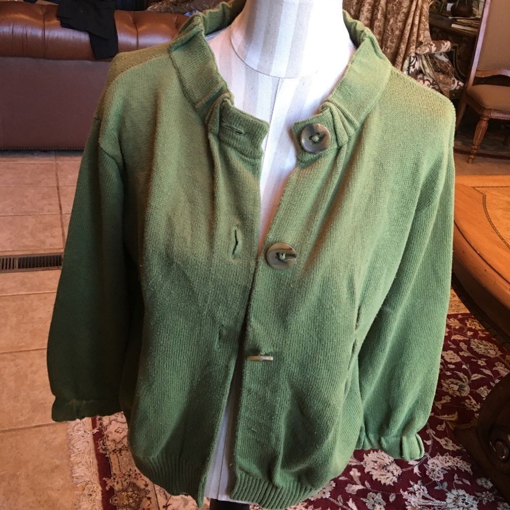 VINCE SPRING Moss Green Sweater! - Picture 7 of 8